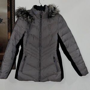 Women's Gray Puffer Jacket with Faux Fur Trim